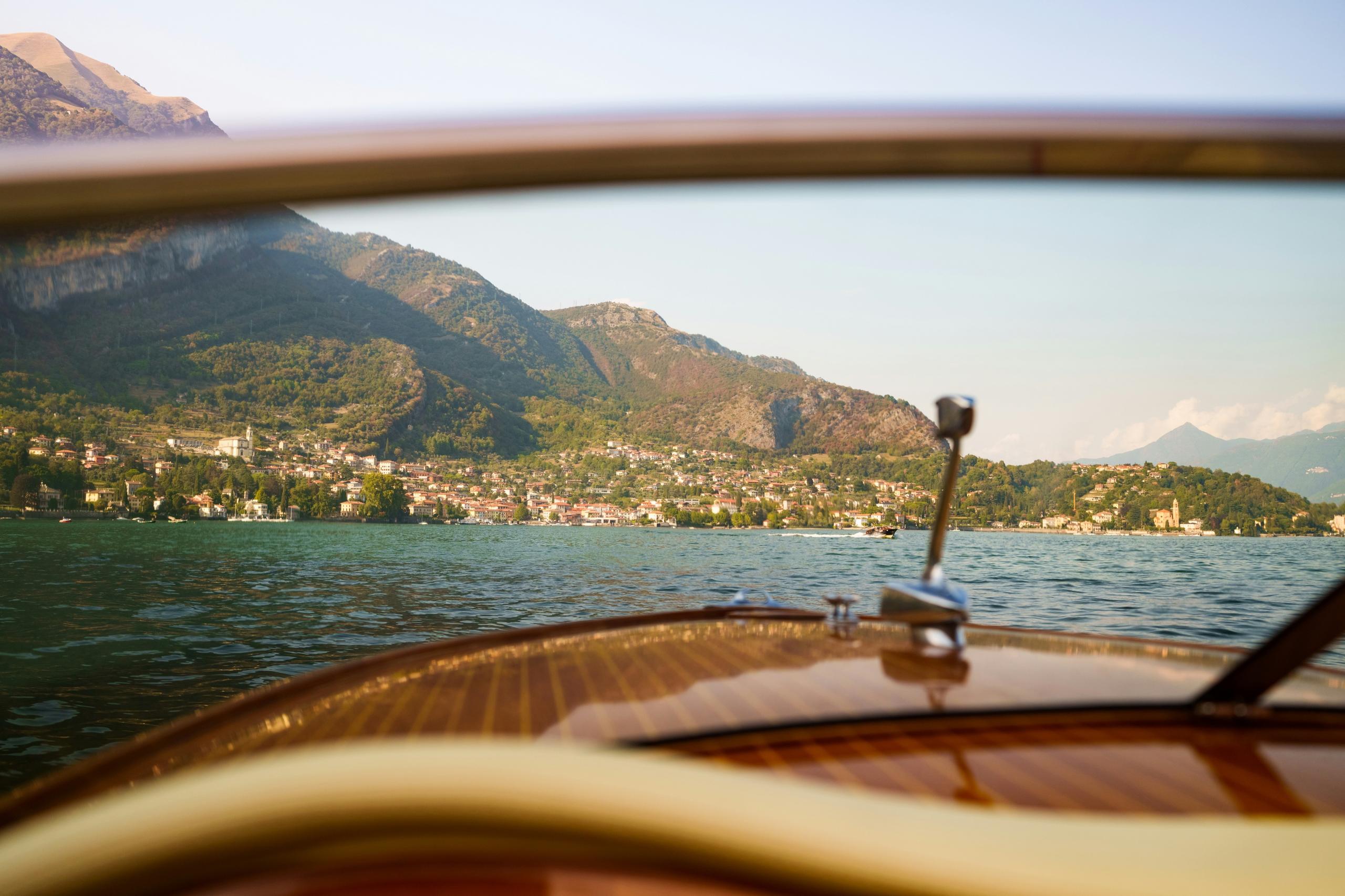 Navigazione in motoscafo d'epoca sul Lago di Como